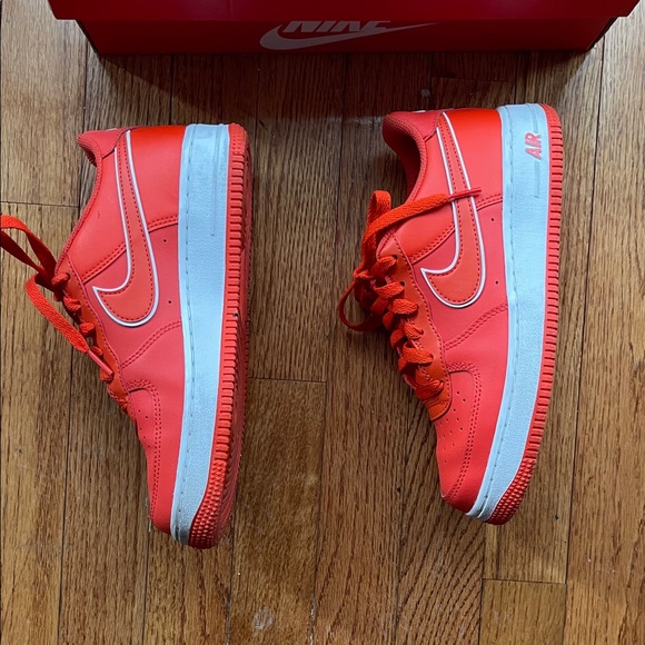Nike Air Force 1 in Bold Red with White Details - Picture 3 of 7